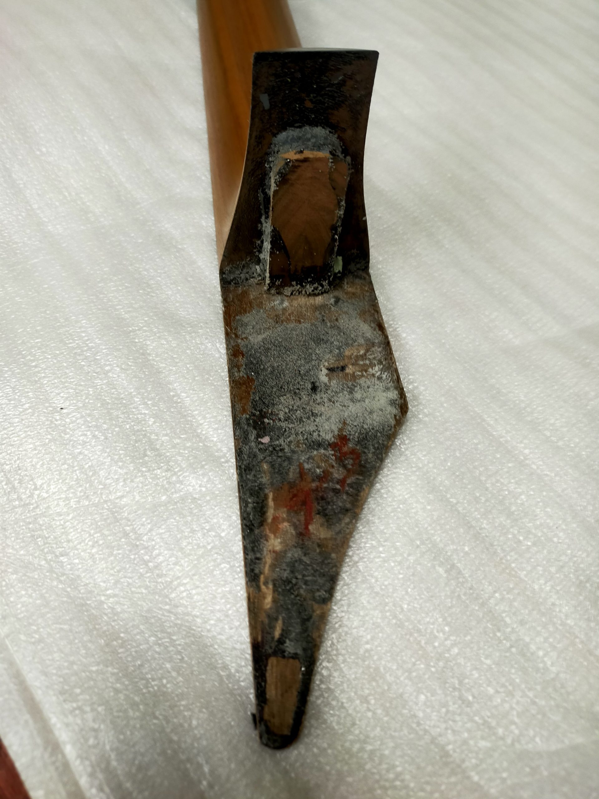 Ovation Super Adamas ネックジョイント部