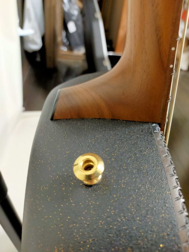 Ovation Super Adamas ヒール6弦側